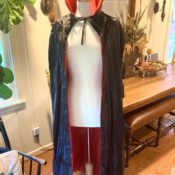 Halloween Costume Cape - Picture 3 of 4